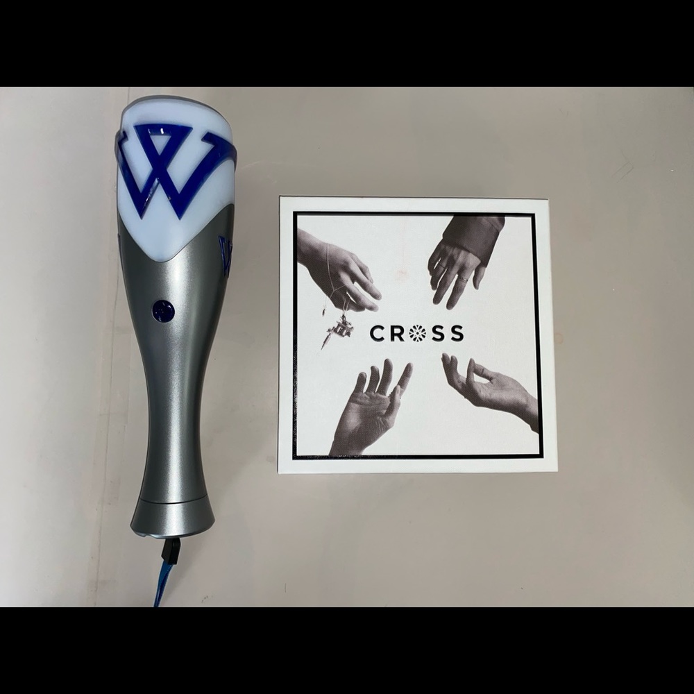 WINNER lightstick and Cross Album 💙